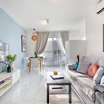 Bright Spacious Getaway Close To The Sea *