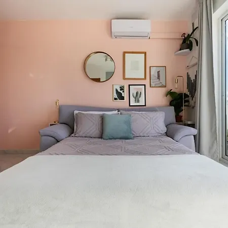 Bright Spacious Getaway Close To The Sea *