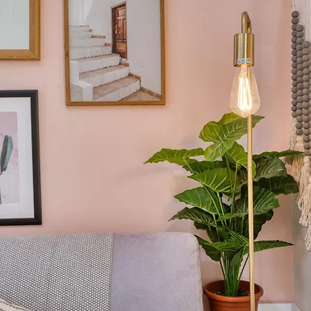 Bright Spacious Getaway Close To The Sea *