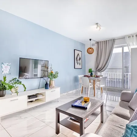 Bright Spacious Getaway Close To The Sea *