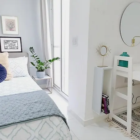 Daire Bright Spacious Getaway Close To The Sea Gzira