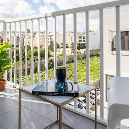 Apartment Bright Spacious Getaway Close To The Sea Gzira