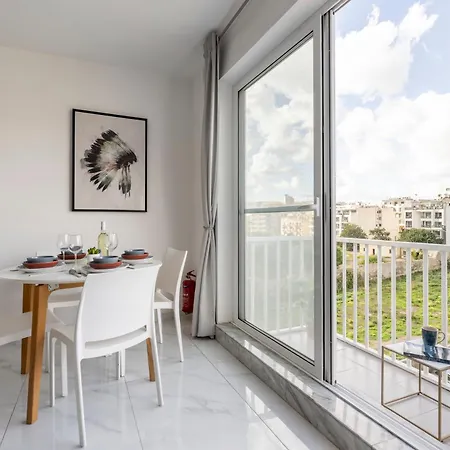 Bright Spacious Getaway Close To The Sea * Gzira