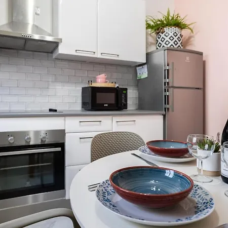 Bright Spacious Getaway Close To The Sea Apartment