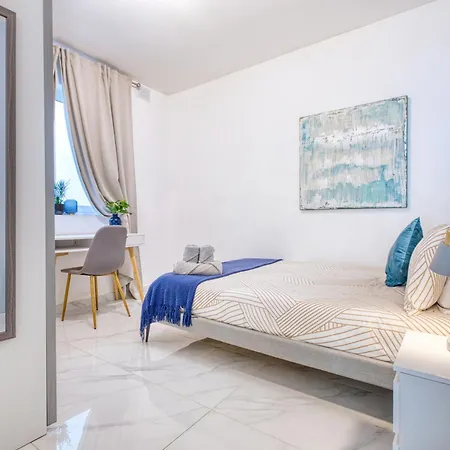 Bright Spacious Getaway Close To The Sea *