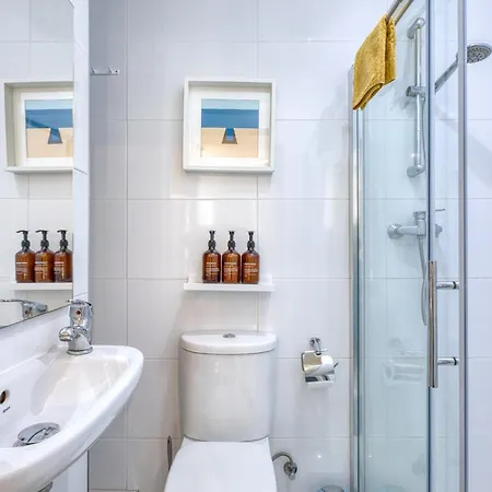 شقة Bright Spacious Getaway Close To The Sea Gzira