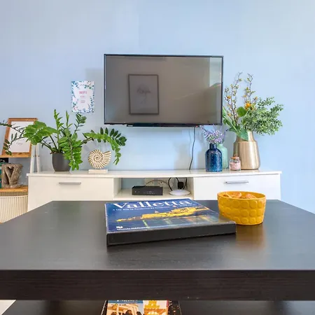 Bright Spacious Getaway Close To The Sea *