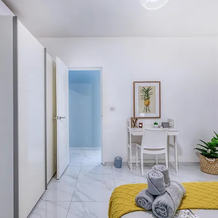 Apartment Bright Spacious Getaway Close To The Sea Gzira
